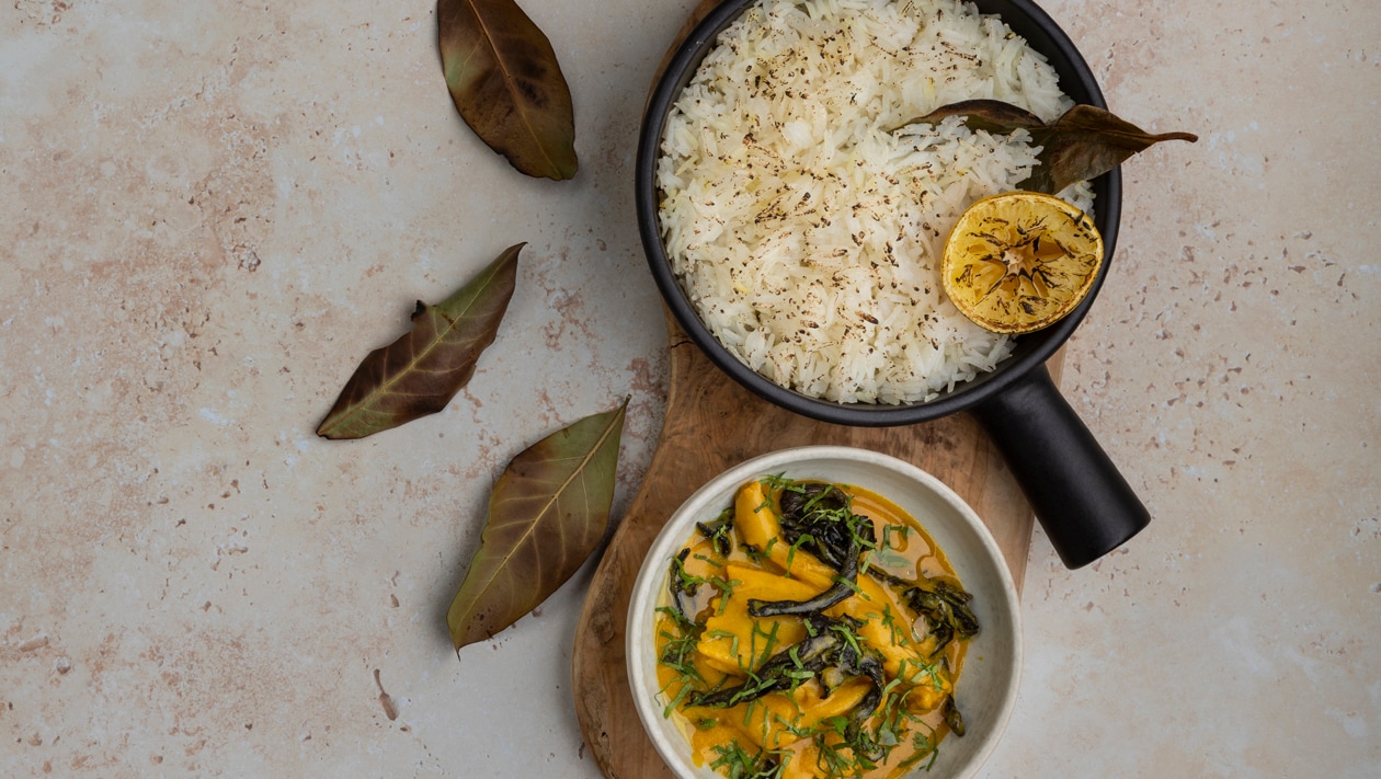 NoChicken Chunks με Σάλτσα από Σαφράν, Λεμόνι και Μανιτάρια Τρομπέτες